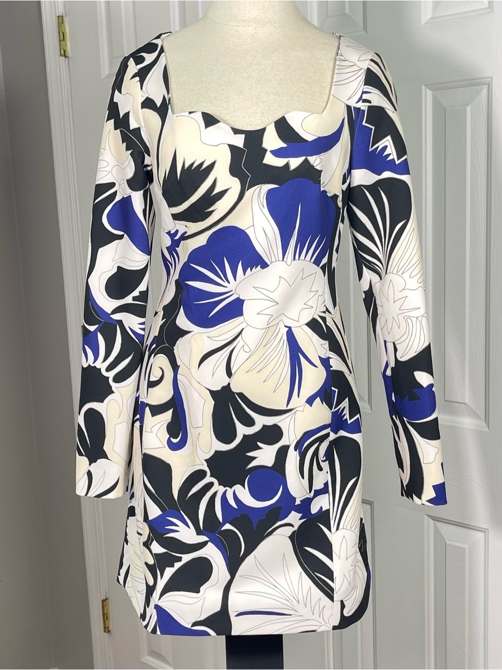 KAREN MILLEN Long Sleeve Dress Lined Scalloped Neck Blue Black White Floral Sz 4
